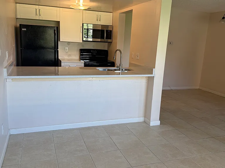 2525 W Bay Dr #C10 — Photo 4