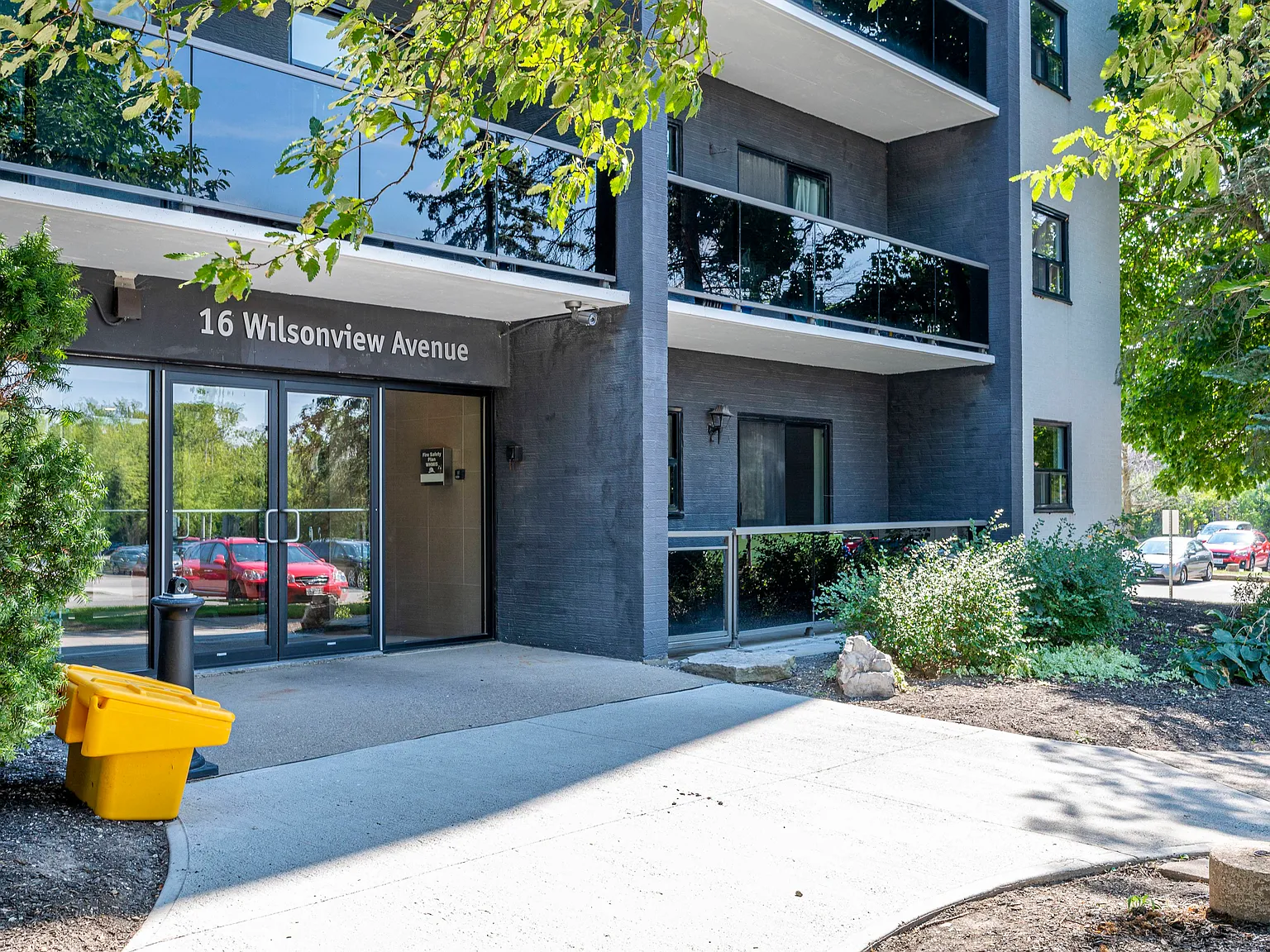Treeview Towers — Photo 3