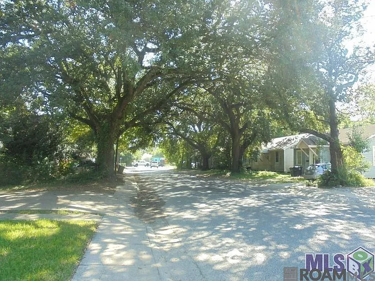872 Aster St — Photo 15