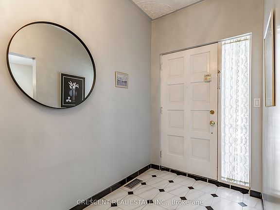 4th image of 164 Roxton Rd