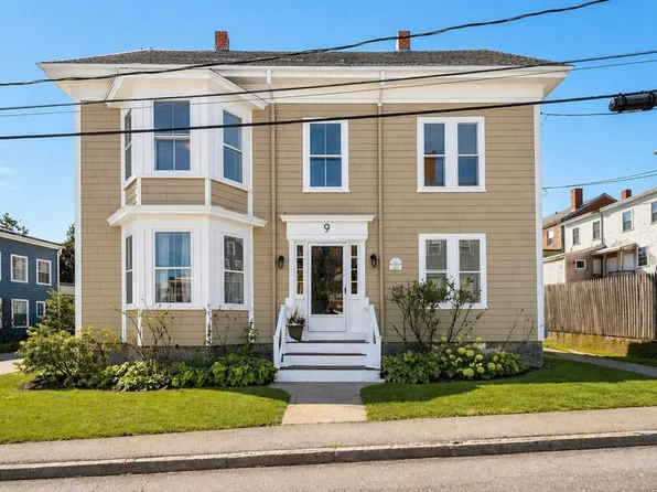 9 Darling St, Marblehead, MA 01945