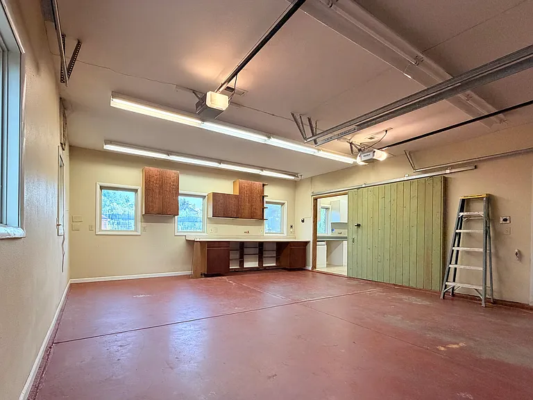 9810 Isabelle Rd — Photo 14