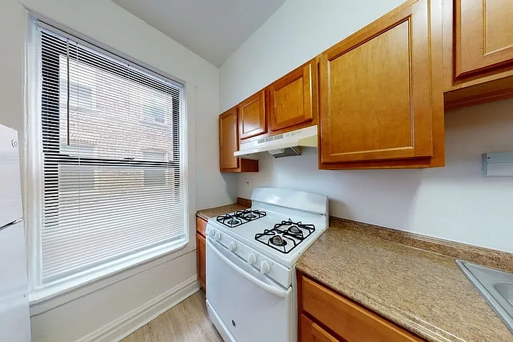 1101 E. Hyde Park Boulevard — Photo 27