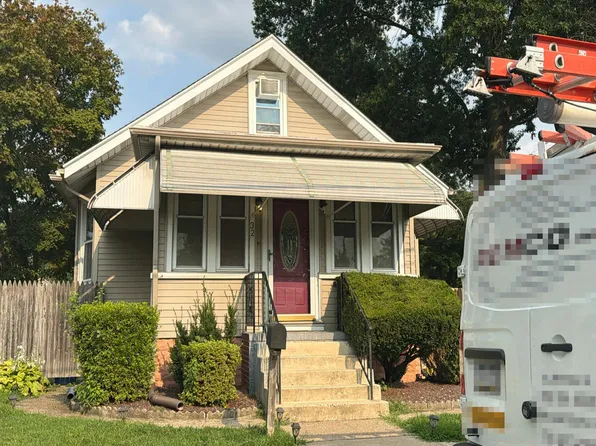 32 University Ave, Gloucester City, NJ 08030