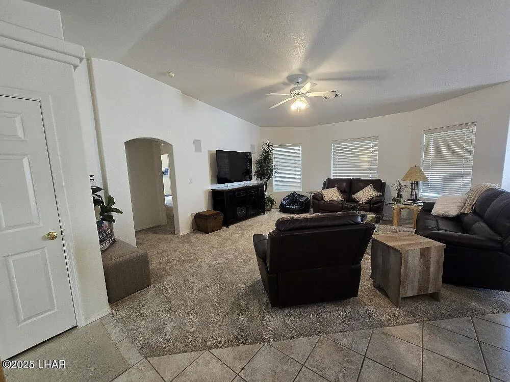 3 bed, 2.0 bath, 1688 sqft, $3,100 — Photo 4