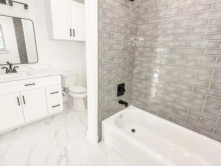 18219 Polo Meadow Dr — Photo 38