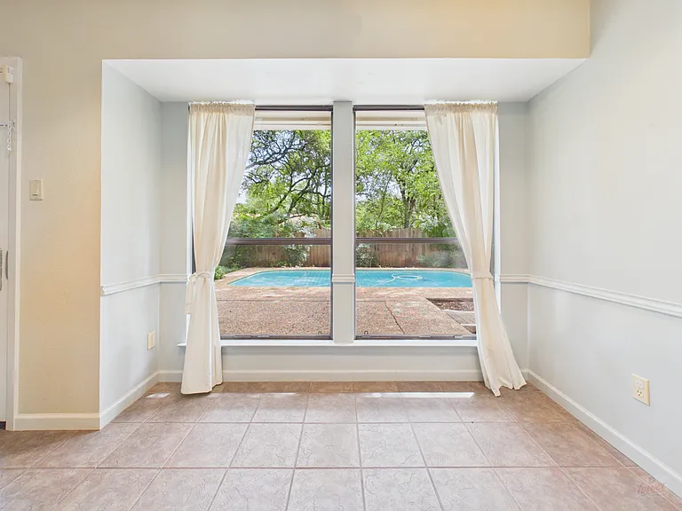 4409 Twisted Tree Dr — Photo 10