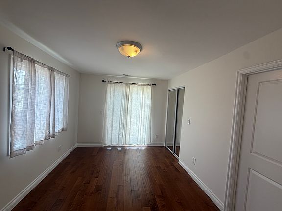 5th image of 2847 Johnston St