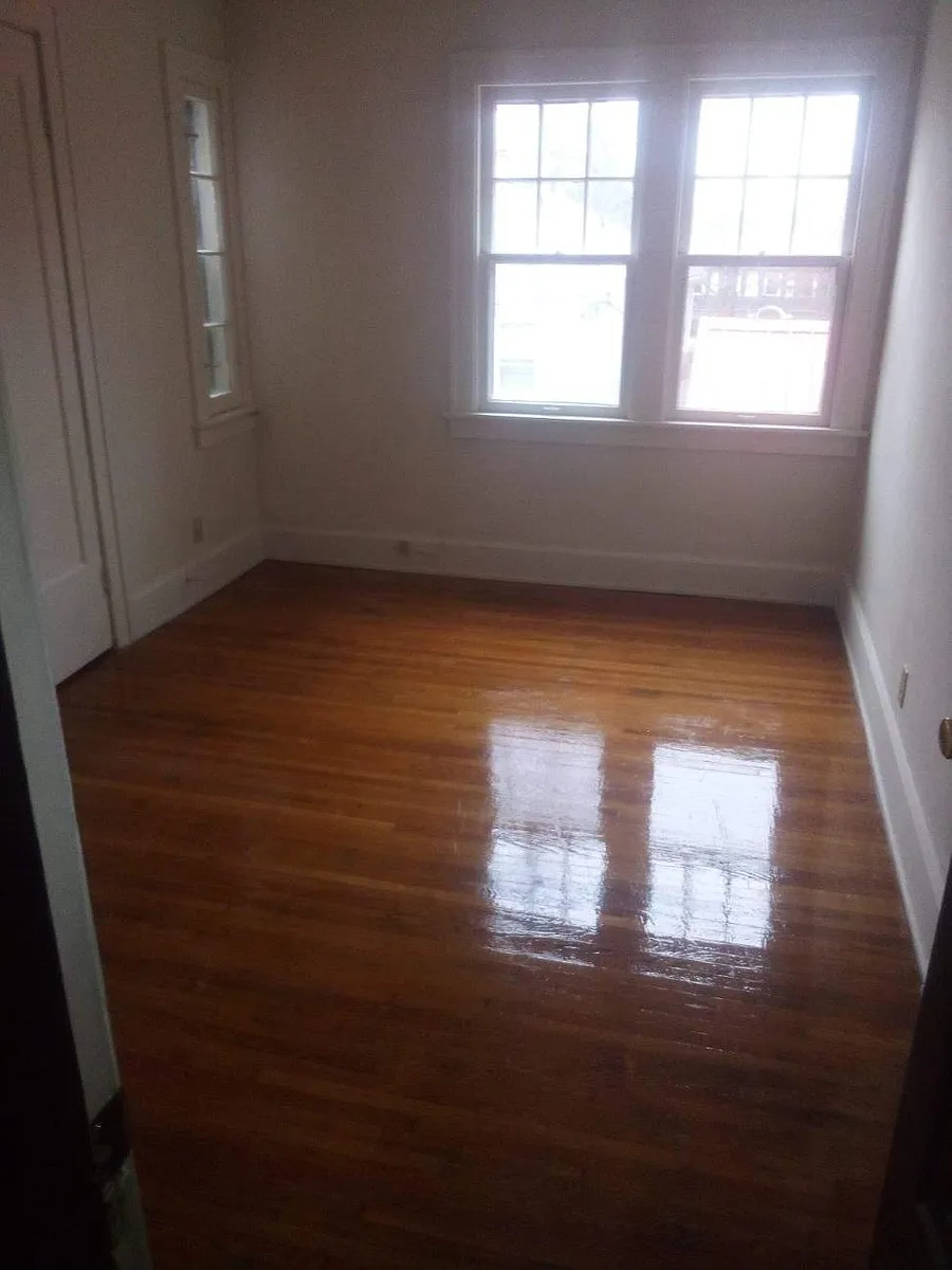 Building Photo - 129 W University St #2