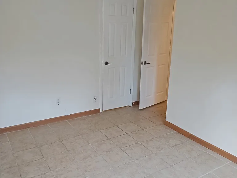 Middle Bedroom looking back towards Hallway.