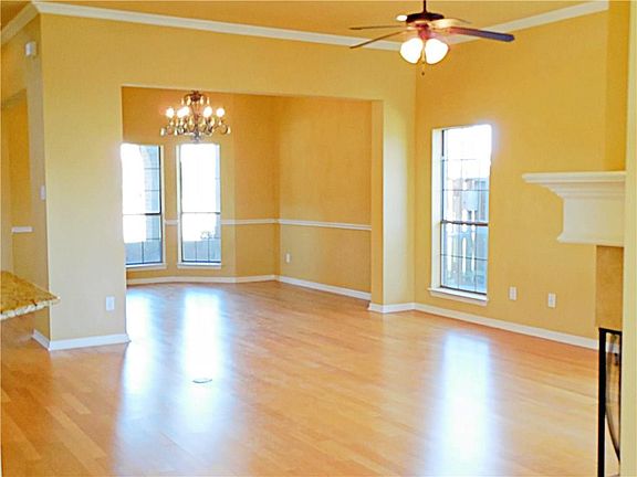 5th image of 504 Phillip Dr