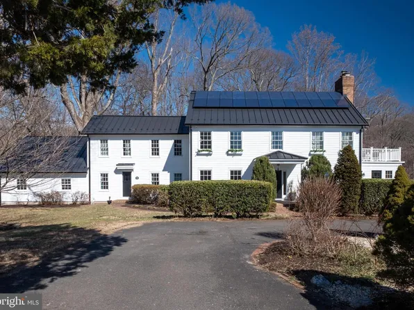 7300 Blue Dan Ln, Clifton, VA 20124