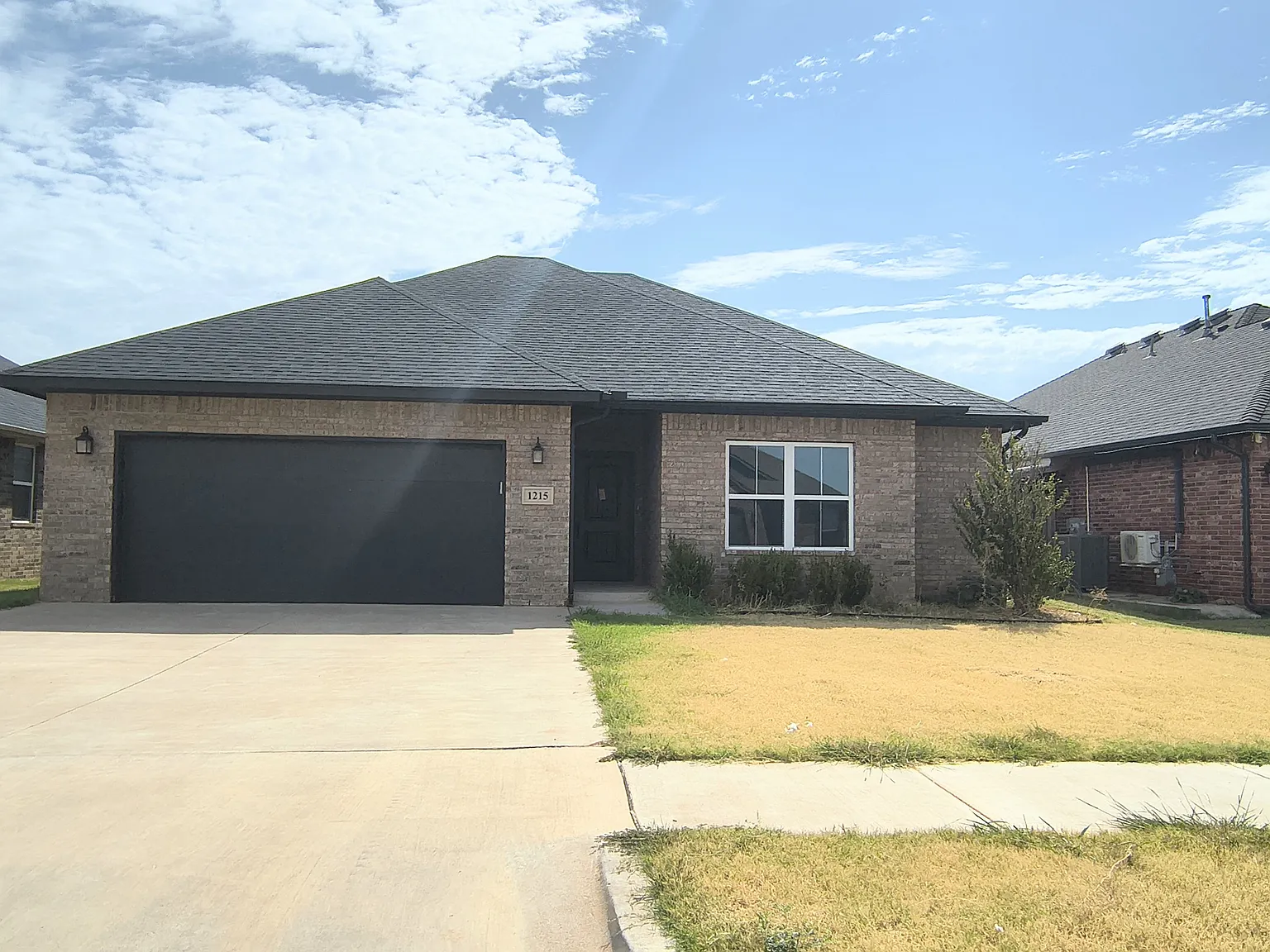 3 bed, 1693 sqft, $2,100 — Photo 2