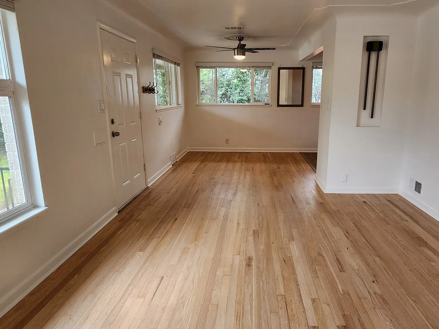 3 bed, 1120 sqft, $2,100 — Photo 4