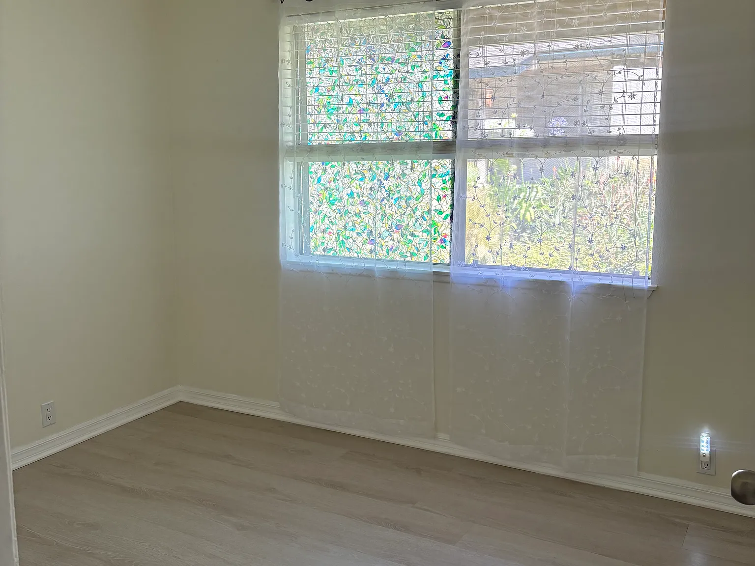 1773 E Avenida De Las Flores — Photo 3