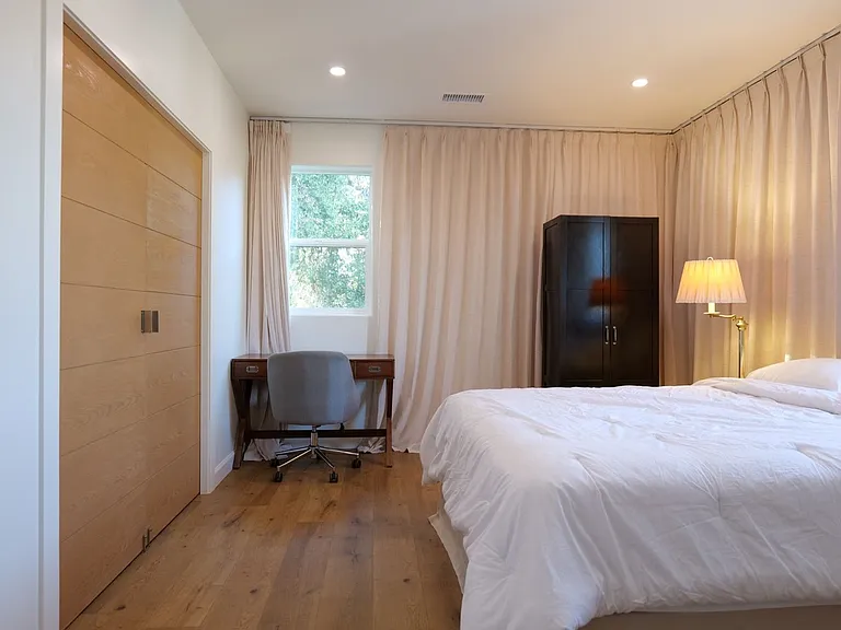 10916 Arleta Ave — Photo 18