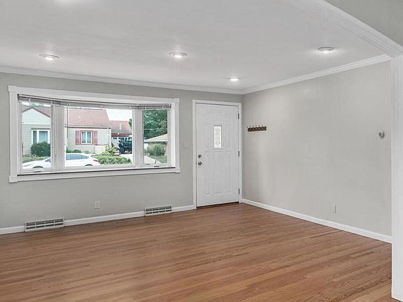 2nd image of 1231 Heidorn Ave