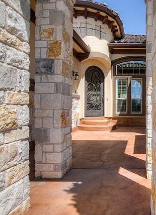 4th image of 101 Antigua Way