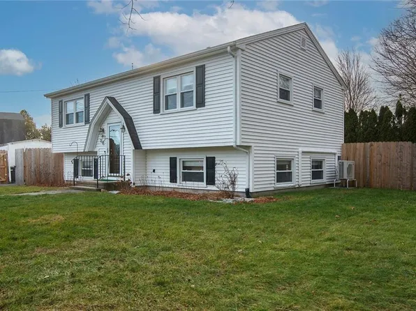 32 Spencer Dr, Westerly, RI 02891