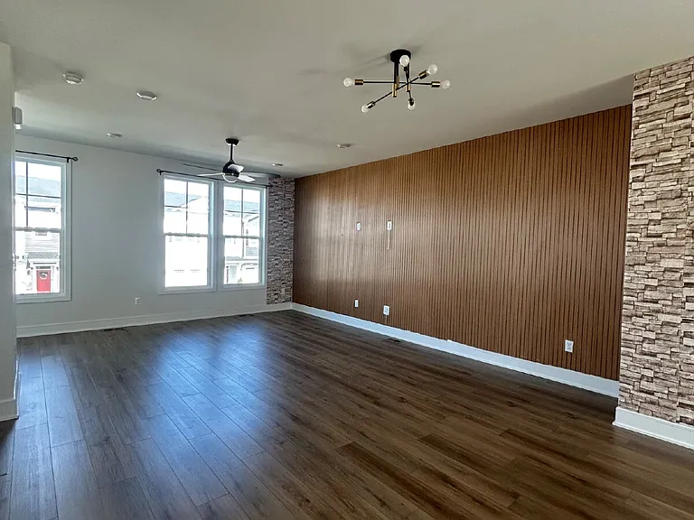 149 Choke Cherry Ct — Photo 2