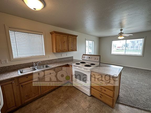 2nd image of 2485 Pumice Dr #1