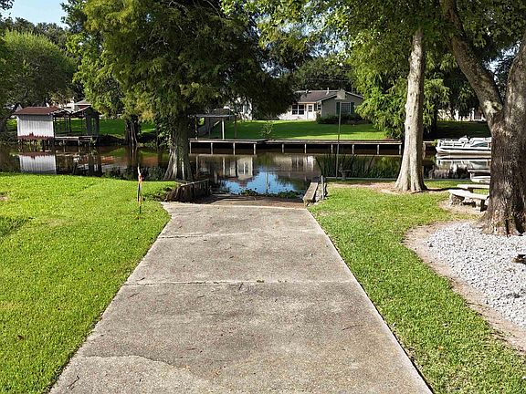 3rd image of 5205 Pecan Point Ln