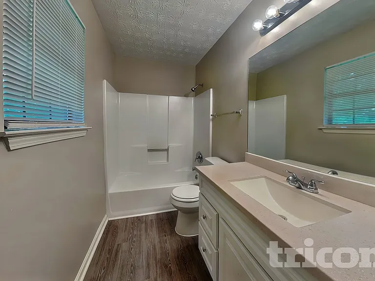 1515 Olde Oak Dr — Photo 8