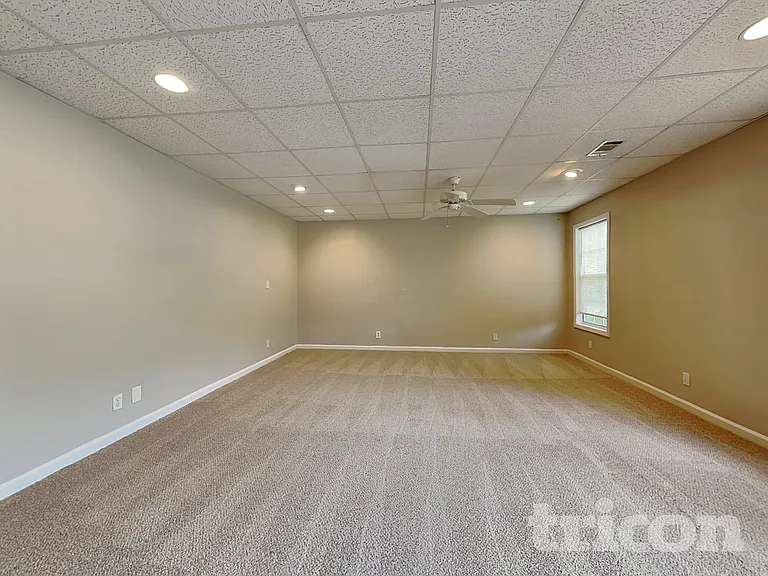 1685 Nottingham Way — Photo 18