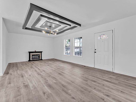 3rd image of 114 Berea Forest Cir