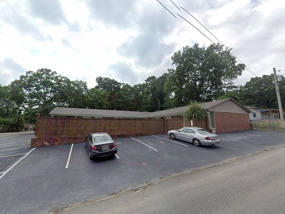 1st image of 204 N 4th St