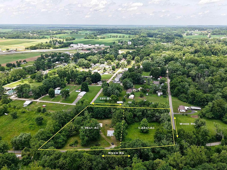 1st image of 307 W River Dr