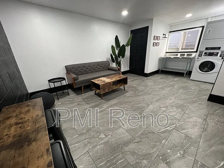778 Forest St #10 — Photo 15
