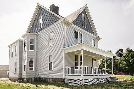 1st image of 225 Station St