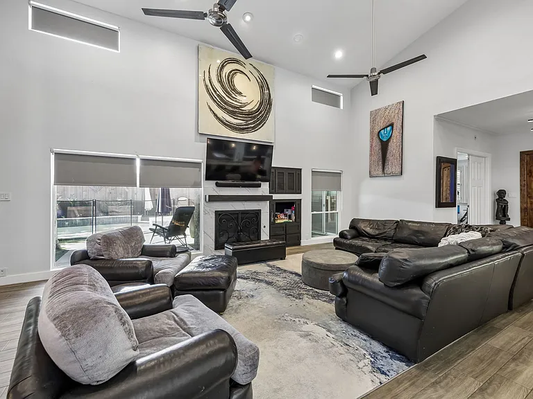 4324 Cobblers Ln — Photo 6