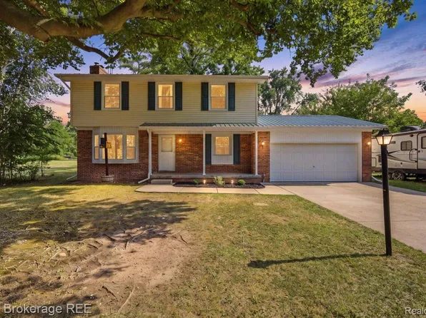 7112 Popplewood Dr, Davison, MI 48423