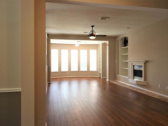 5th image of 9326 Sinfonia Dr