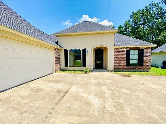 2nd image of 115 Lakefront Dr
