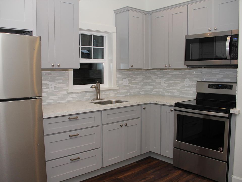 1st image of 12614 NE 106th Pl