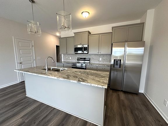 5th image of 1623 SE Arnold Dr