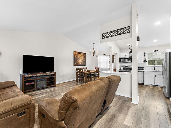 4th image of 101 Ewell Ct