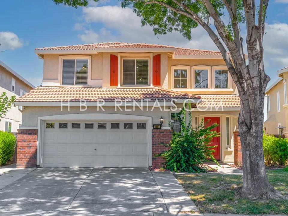 2417 Veneto Ln