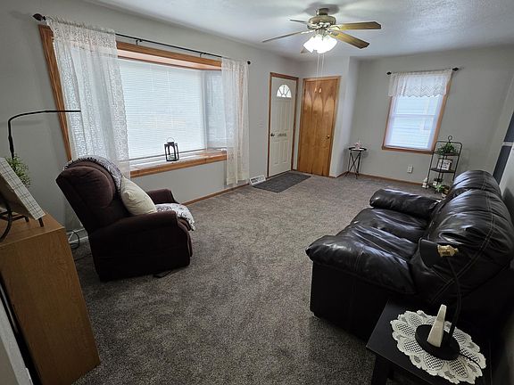 4th image of 7 S Greenwood St