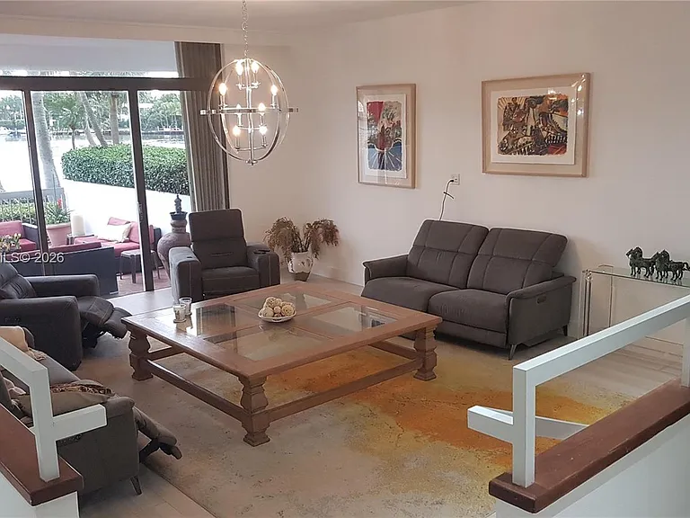 19707 Turnberry Way #Townhouse 5 — Photo 8