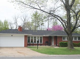 204 Willow Creek Ct, Belleville, IL