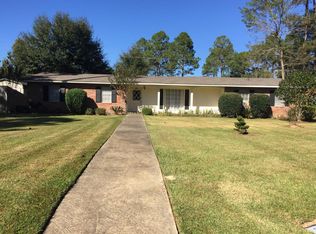 1914 Ridgewood Dr, Columbia, MS 39429