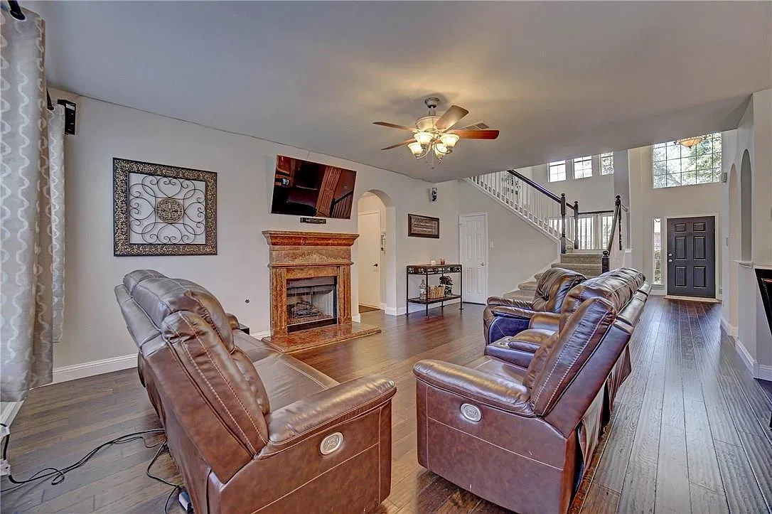 5 bed, 3188 sqft, $3,100 — Photo 4