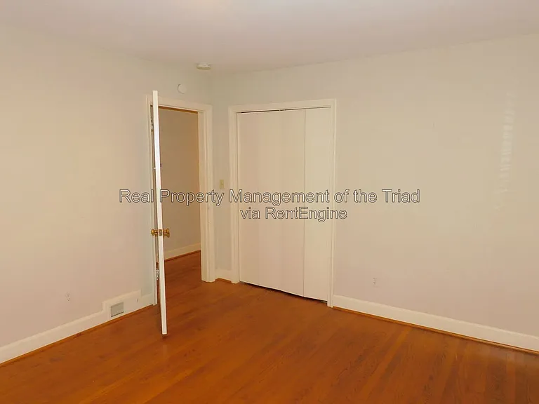 715 S Hawthorne Rd — Photo 12