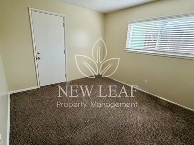 2714 W 9th St — Photo 5
