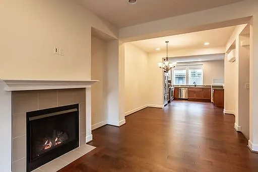 1371 Brooklyn Walk NE — Photo 5