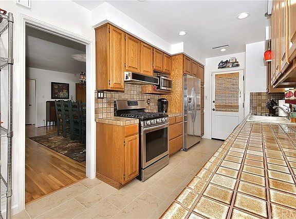 5th image of 5713 E Rosebay St